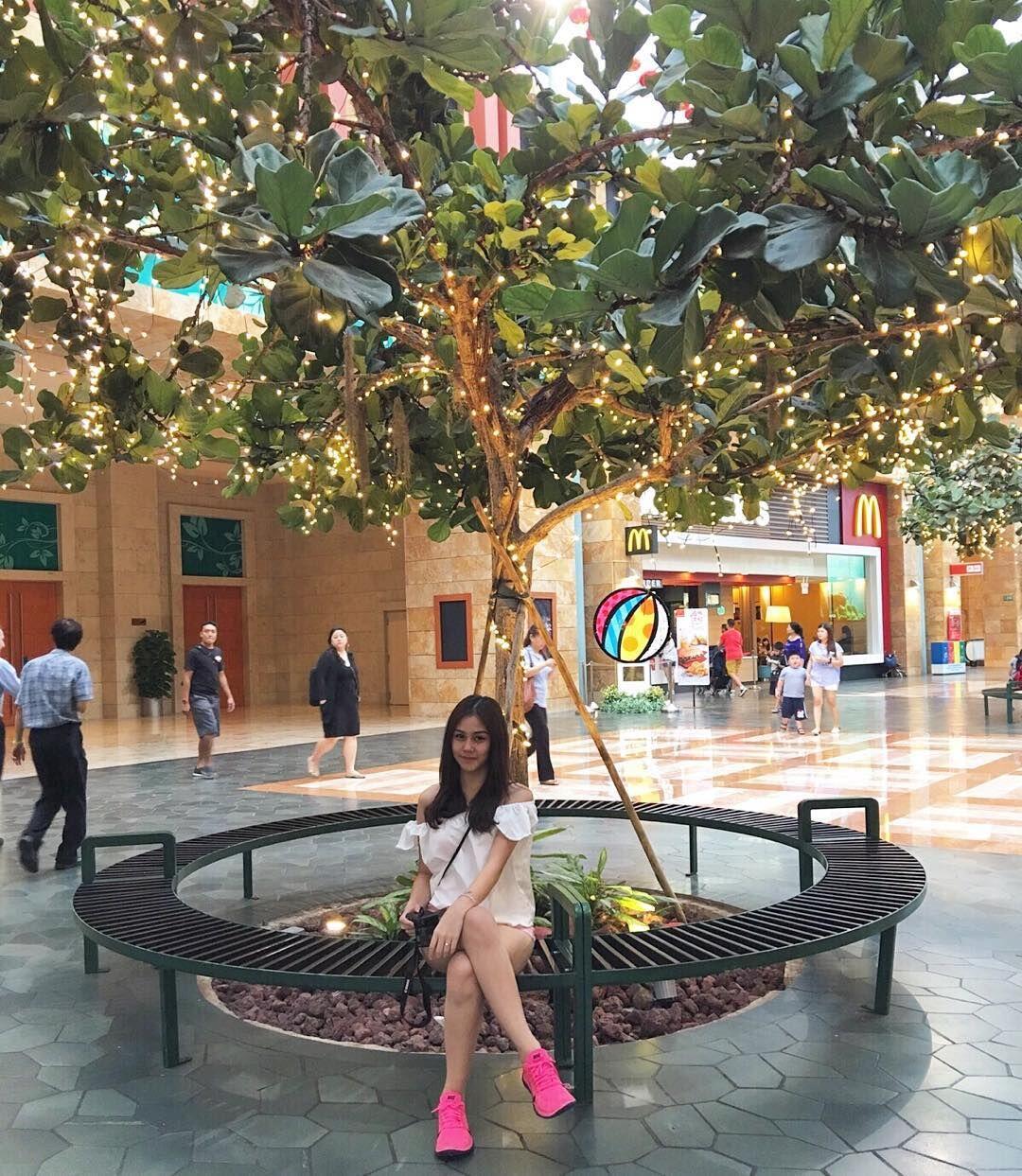10 Gaya OOTD ala Vanesha Prescilla, Keren Abis!