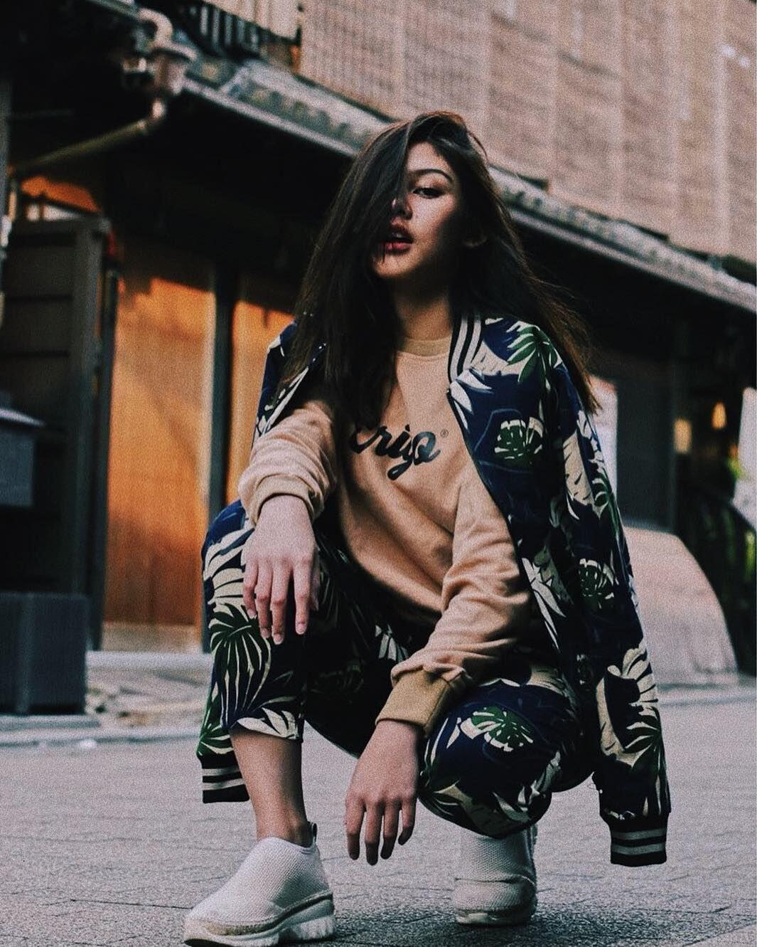 10 Gaya OOTD ala Vanesha Prescilla, Keren Abis!