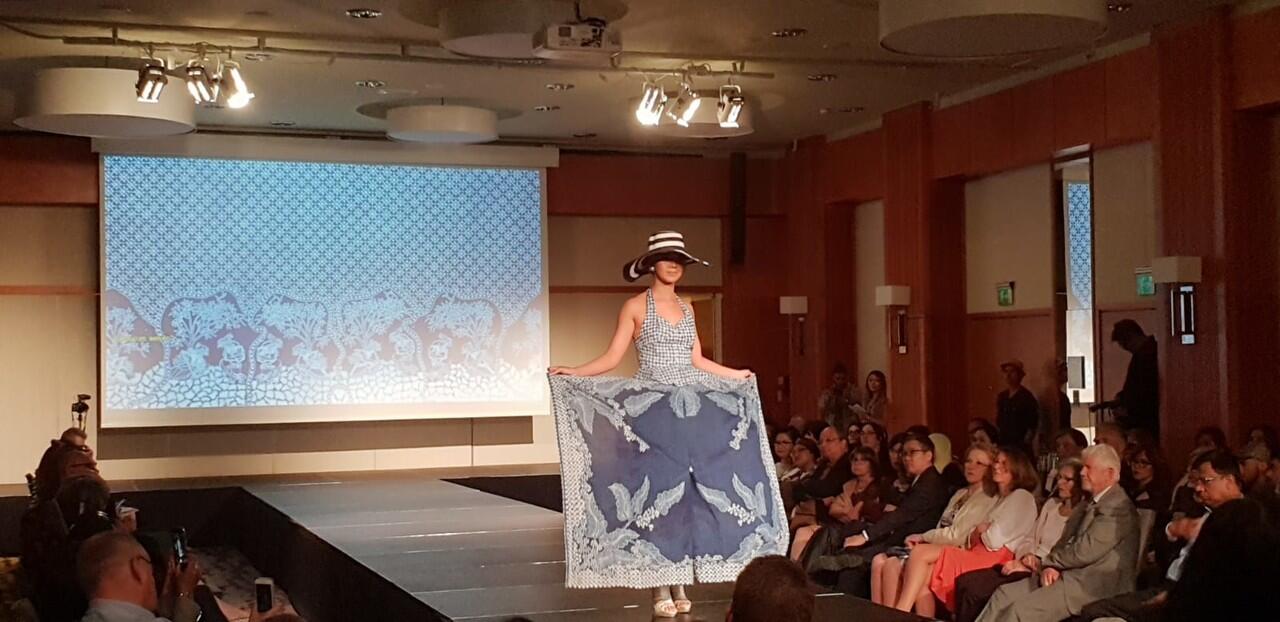 Pesona Batik Berkibar di Swedia dan Korea #IniIndonesiaku