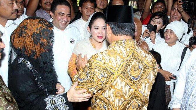 Para undangan berteriak 'ciee.. ciee..' saat Prabowo sebut nama Titiek Soeharto