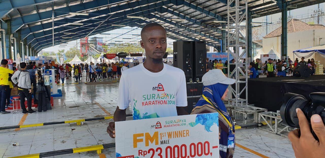 Lari 42 Km, Pria Kenya Juarai Surabaya Marathon 2018