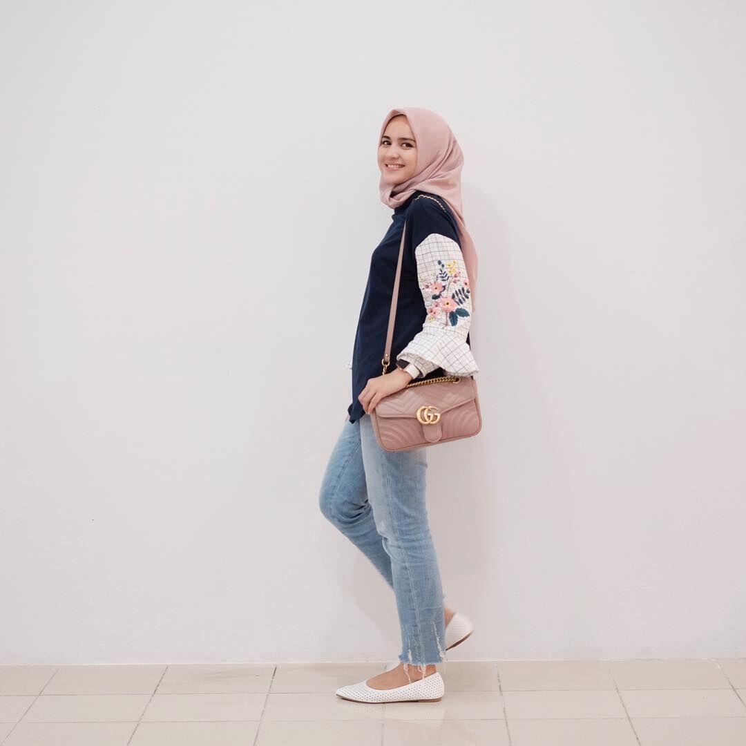 10 Inspirasi Busana dari Psikolog Analisa Widyaningrum, Kece Abis!