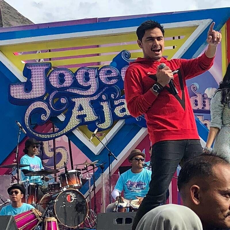 10 Penyanyi Pria yang Sukses Jadi Pedangdut Masa Kini