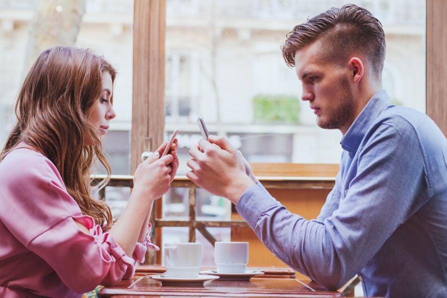 5 Cara Tepat Mengatakan ke Pasangan Ketika Kamu Sedang Jenuh-jenuhnya