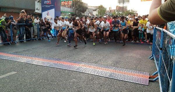 10 Potret Keseruan Surabaya Marathon 2018, Bu Risma Ikutan Lari Lho