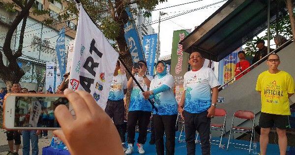10 Potret Keseruan Surabaya Marathon 2018, Bu Risma Ikutan Lari Lho