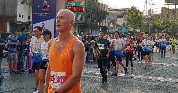 10 Potret Keseruan Surabaya Marathon 2018, Bu Risma Ikutan Lari Lho