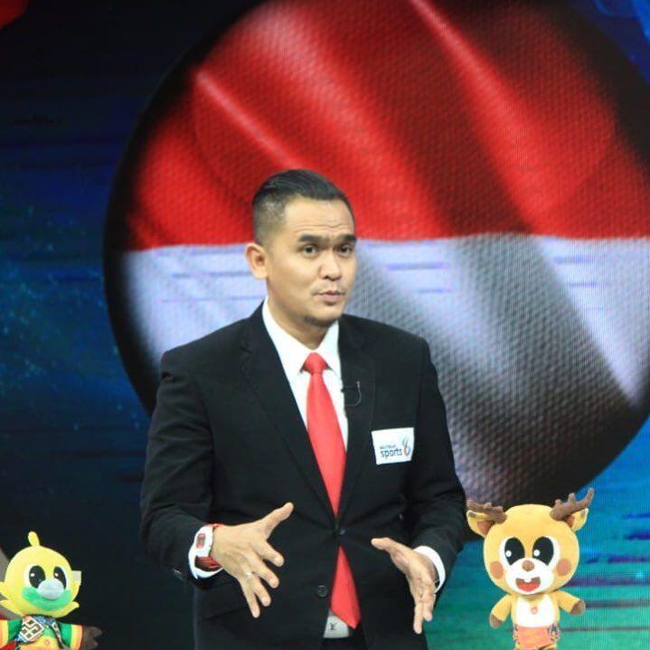 11 Potret Valentino Jebret, Presenter Sepak Bola yang Viral