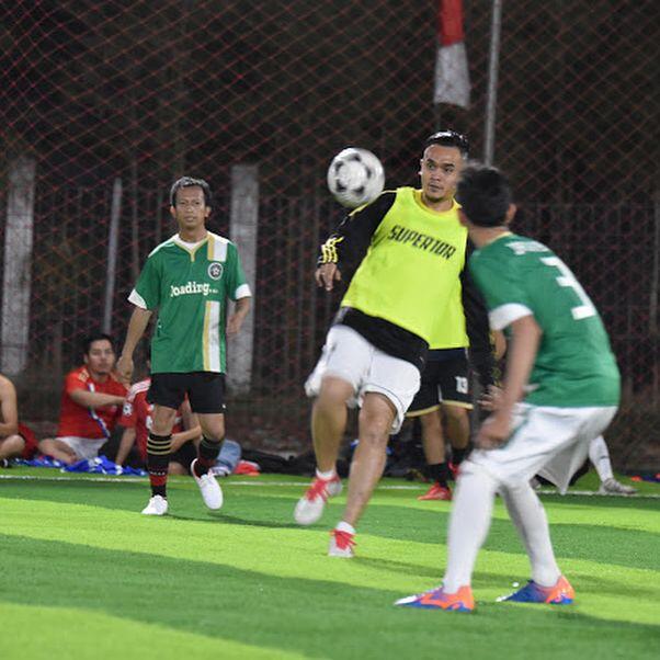 11 Potret Valentino Jebret, Presenter Sepak Bola yang Viral