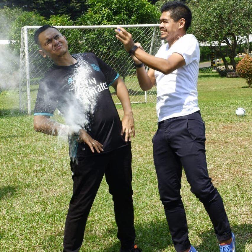 11 Potret Valentino Jebret, Presenter Sepak Bola yang Viral