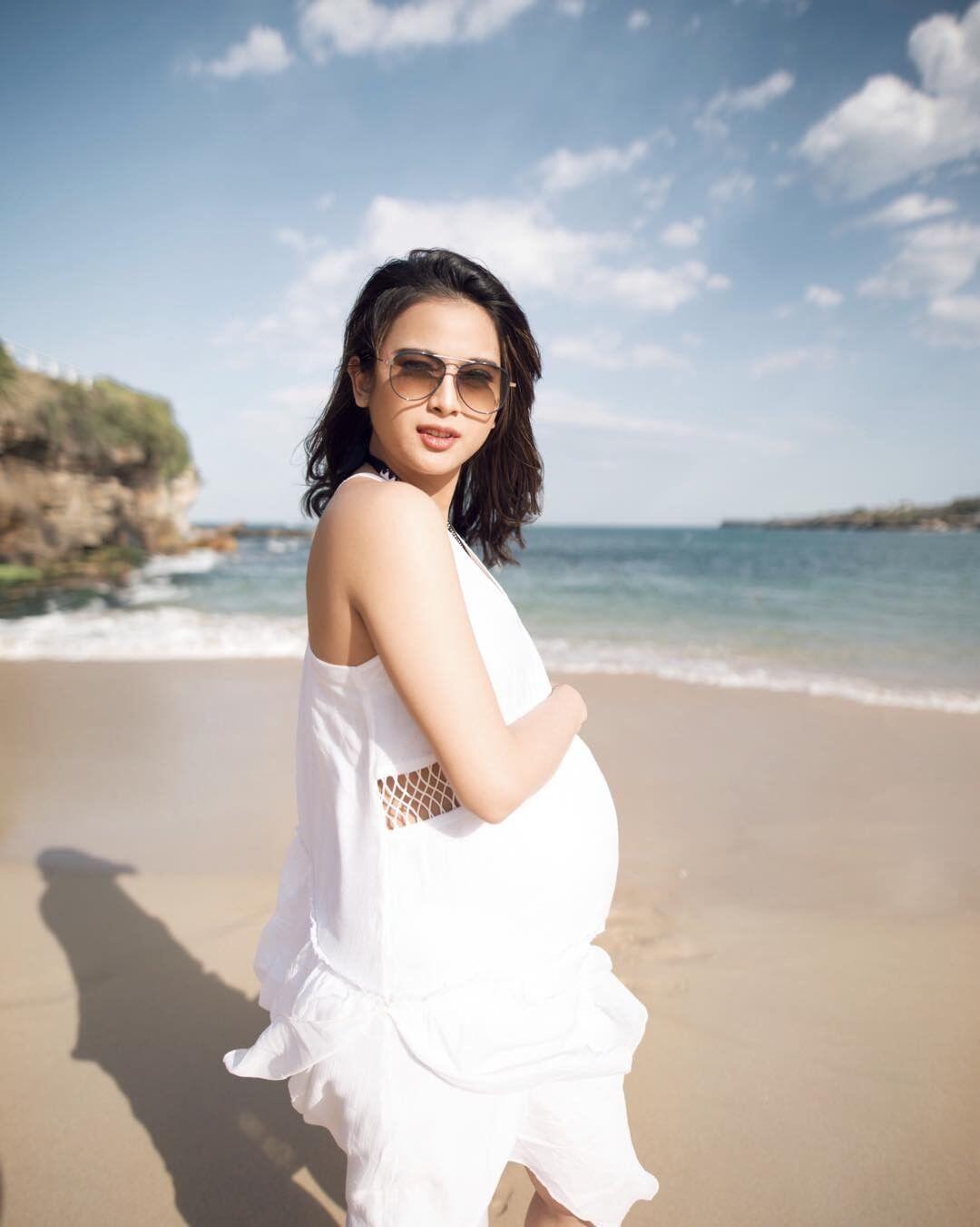 10 Inspirasi Liburan Artis untuk Ibu Hamil, Super Cute dan Seru Abis!