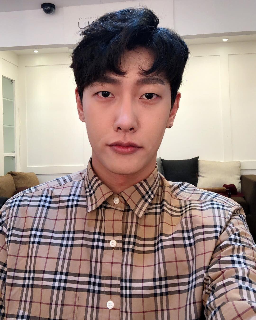 10 Potret SHAUN, Idol KPop yang Kalahkan Red Velvet di 'Music Bank'