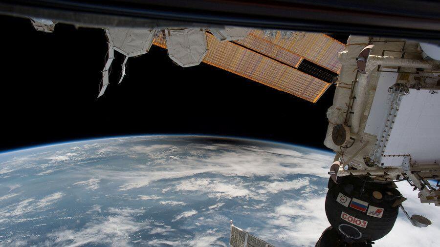 Astronot NASA Lihat Benda Aneh di Ruang Angkasa, Benarkah Itu Alien?