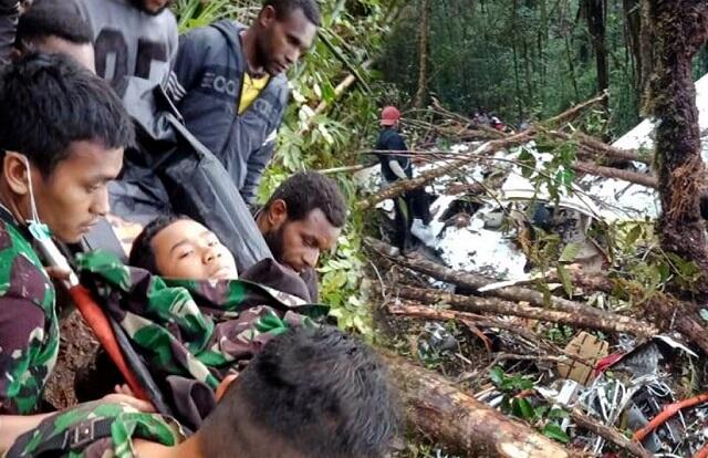 Bocah Ajaib Asal Papua, Selamat dari Jatuhnya Pesawat yang Hancur 
