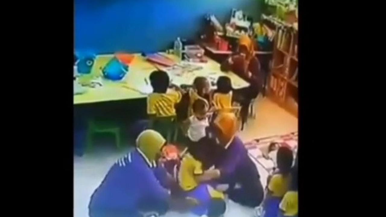 Beredar Video Guru TK Siksa Muridnya, Warganet Geram