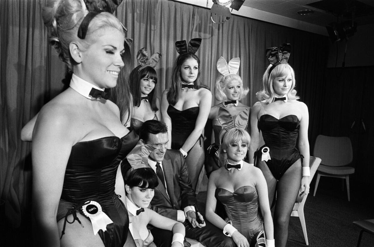 Potret kehidupan Hugh Hefner di era 70an, inikah impian setiap pria?