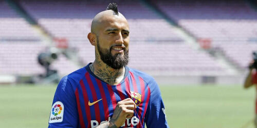 Barcelona Jagonya Nikung di Bursa Transfer
