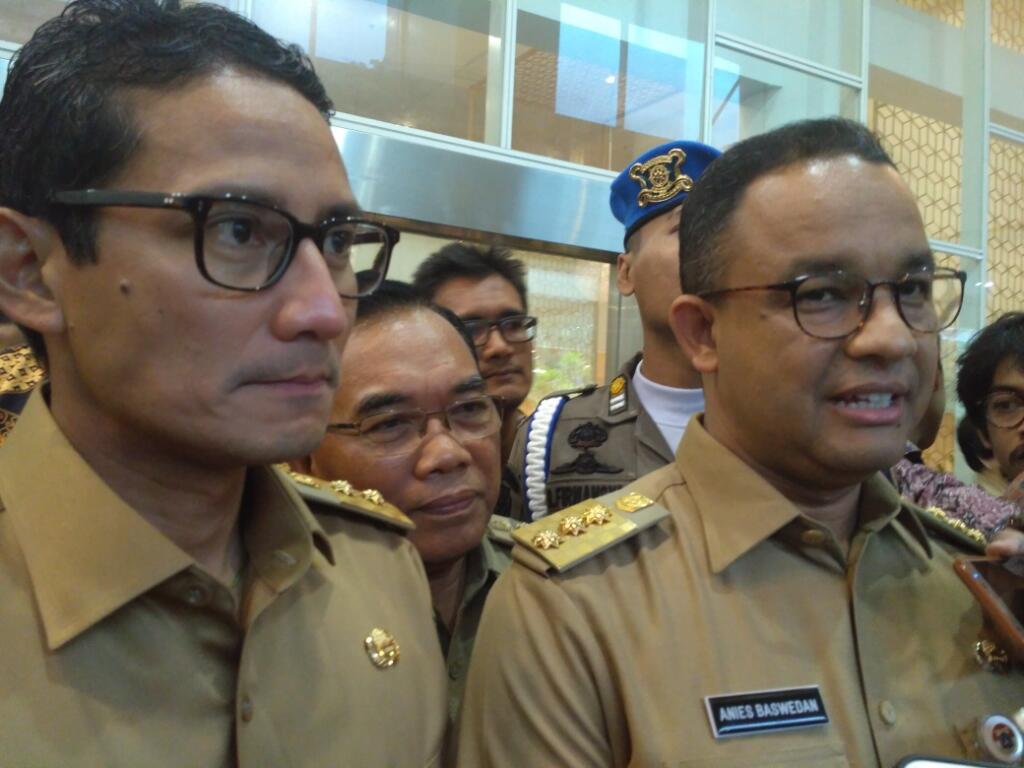 Anies Kerepotan Ditinggal Sandi