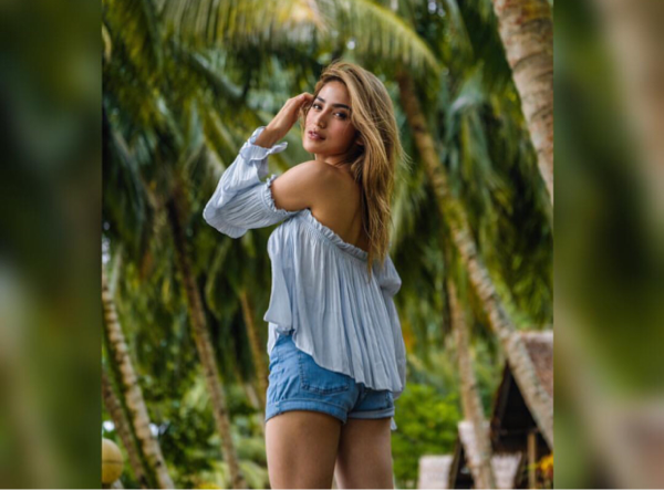 Foto: Gaya Jessica Iskandar Saat di Pantai, Seksi tapi Gak Vulgar