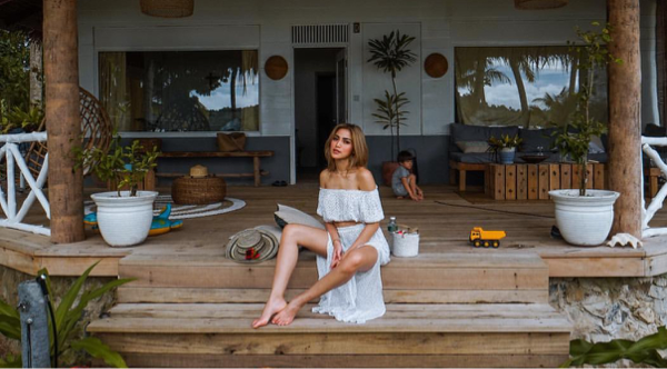 Foto: Gaya Jessica Iskandar Saat di Pantai, Seksi tapi Gak Vulgar