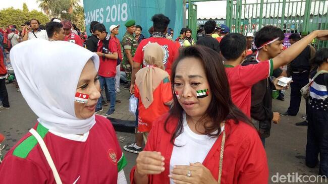 Suporter Lokal Sepakbola Asian Games Terbelah Bela Indonesia dan Palestina