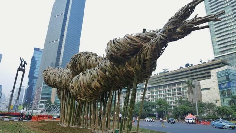 Seni Bambu Proyek Anies Tenggelam oleh Monumen Selamat Datang