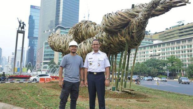 Seni Bambu Proyek Anies Tenggelam oleh Monumen Selamat Datang