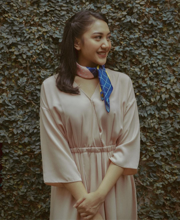 Foto-foto Putri Tanjung, Anak Super Tajir yang Gayanya Sederhana Banget