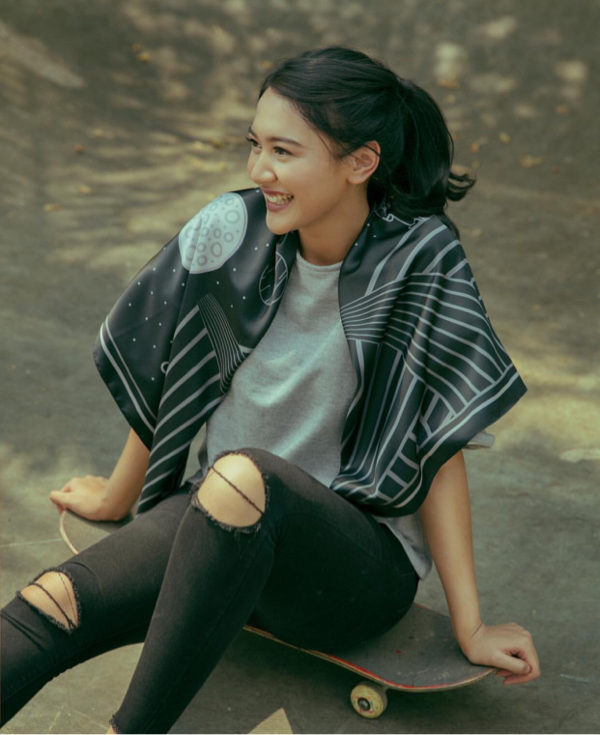 Foto-foto Putri Tanjung, Anak Super Tajir yang Gayanya Sederhana Banget