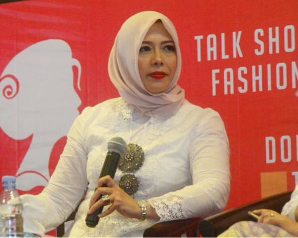 Beda Gaya Hijab Istri Cawapres Jokowi VS Prabowo, Suka yang Mana?