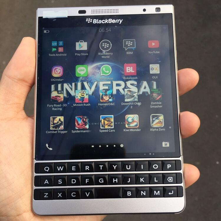 Terjual BB Blackberry Passport Dallas Silver Edition Mulus Bandung | KASKUS