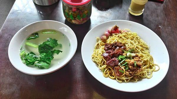 10 Tempat Makan Mie Ayam Enak di Jakarta yang Harus Dicoba