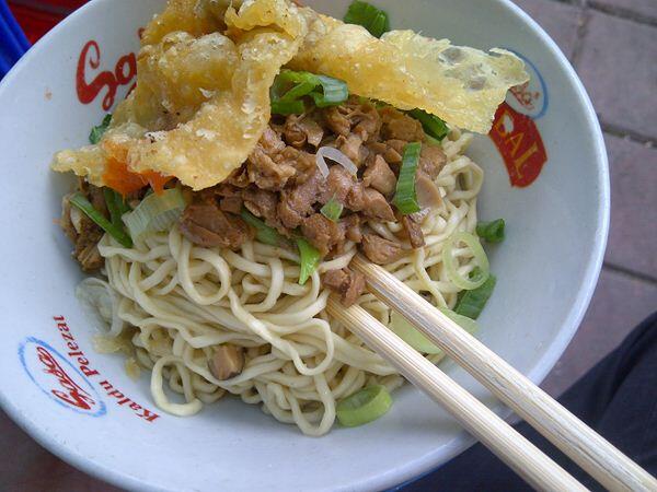 10 Tempat Makan Mie Ayam Enak di Jakarta yang Harus Dicoba