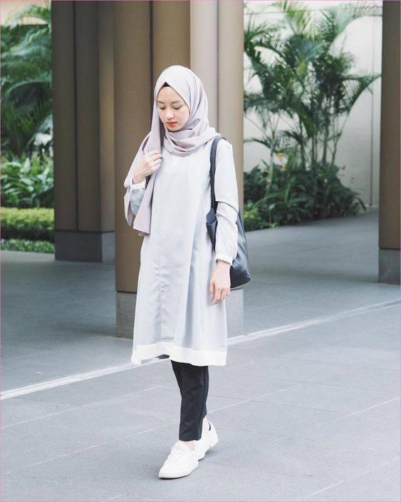 Kalau Nggak Mau Dicap Cewek Katrok, Kamu Wajib Hafal Jenis Baju Atasan Ini!