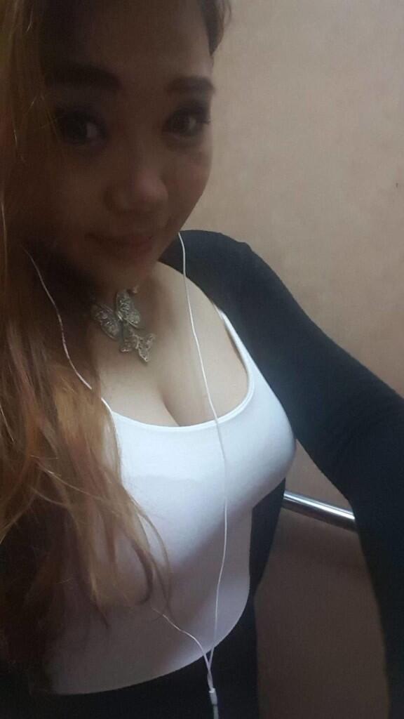 Lihat Foto Istri Jual Diri di Medsos