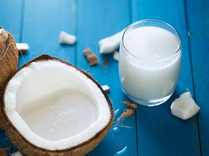 9 Pilihan Alternatif Susu SELAIN Sapi yang Tak Kalah Bernutrisi.