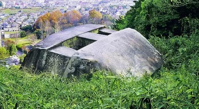 Mirip Bentuk UFO,Siapa Yang Membuat Bangunan Kuno Misterius Ini?