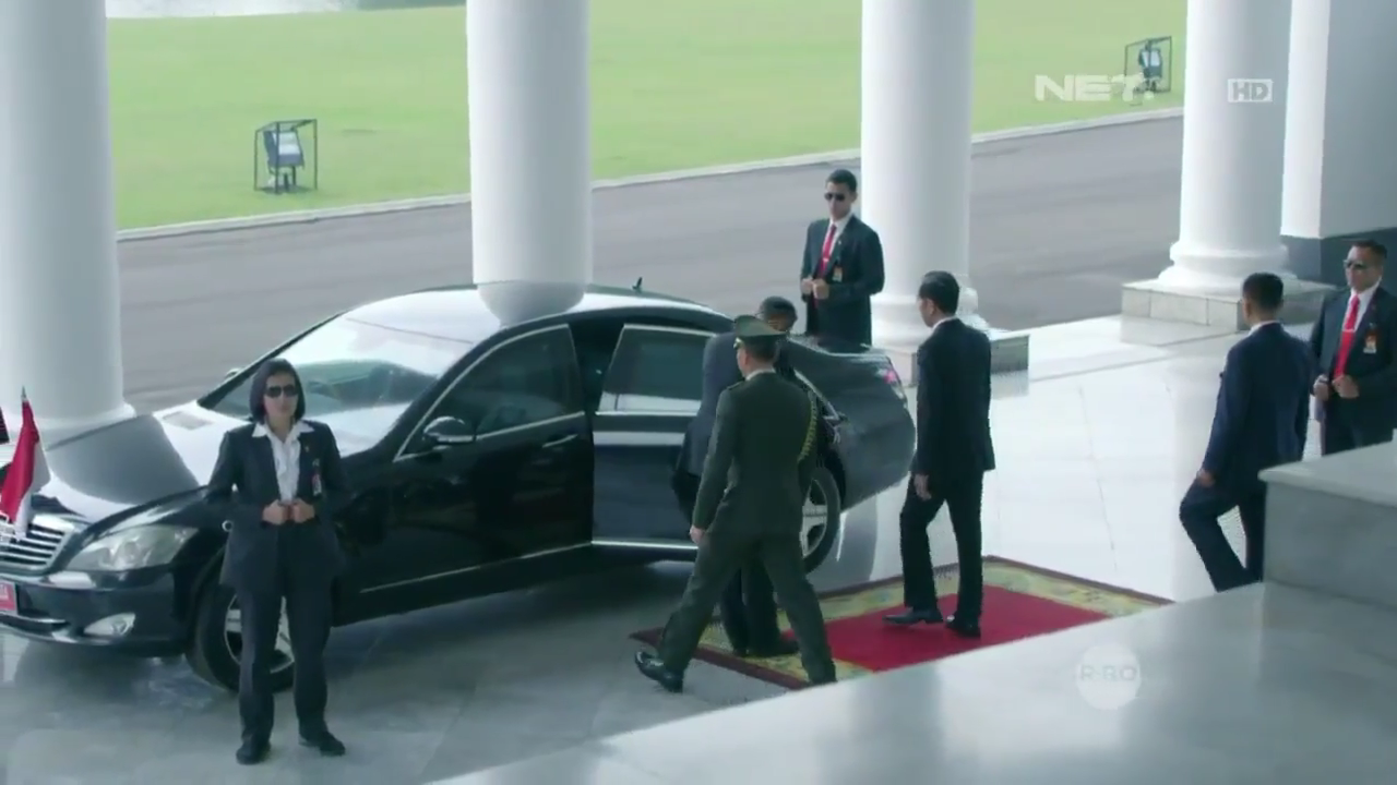 Alasan Paspampres Memakai Kacamata Hitam Presiden Jokowi 