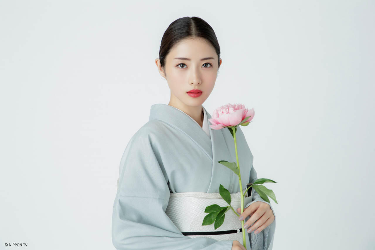 Pesona Aktris Satomi Ishihara dalam 'Born to be a Flower'