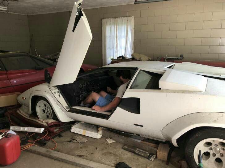 Bongkar Gudang Kakeknya, Orang Ini Kaget Temukan Lamborghini Super Langka