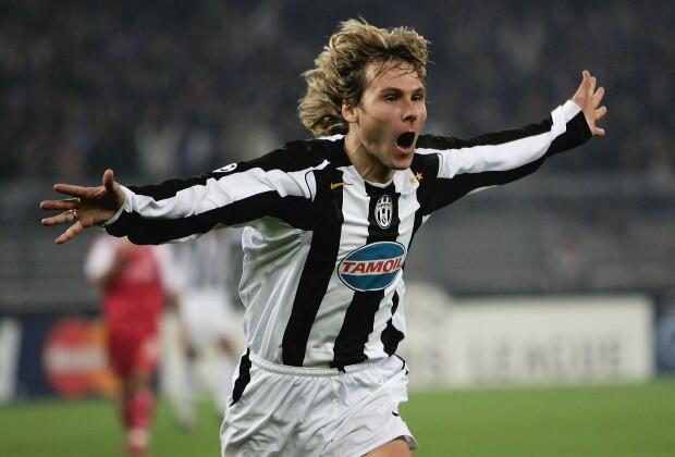 Mengingat Gol Spektakuler Nedved ke Gawang Madrid
