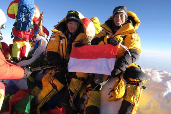 #IniIndonesiaku dan 2 Pendaki Wanita Indonesia Yang Berhasil Mencetak Sejarah Baru