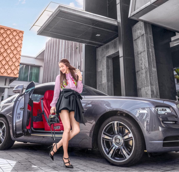 Cantik dan Populer, 5 Fashionista Tajir asal Asia