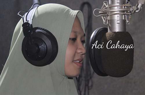 Ana Uhibbuka Fillah, Lagu Dari Aci Cahaya Yang Bikin Baper Para Pendengarnya