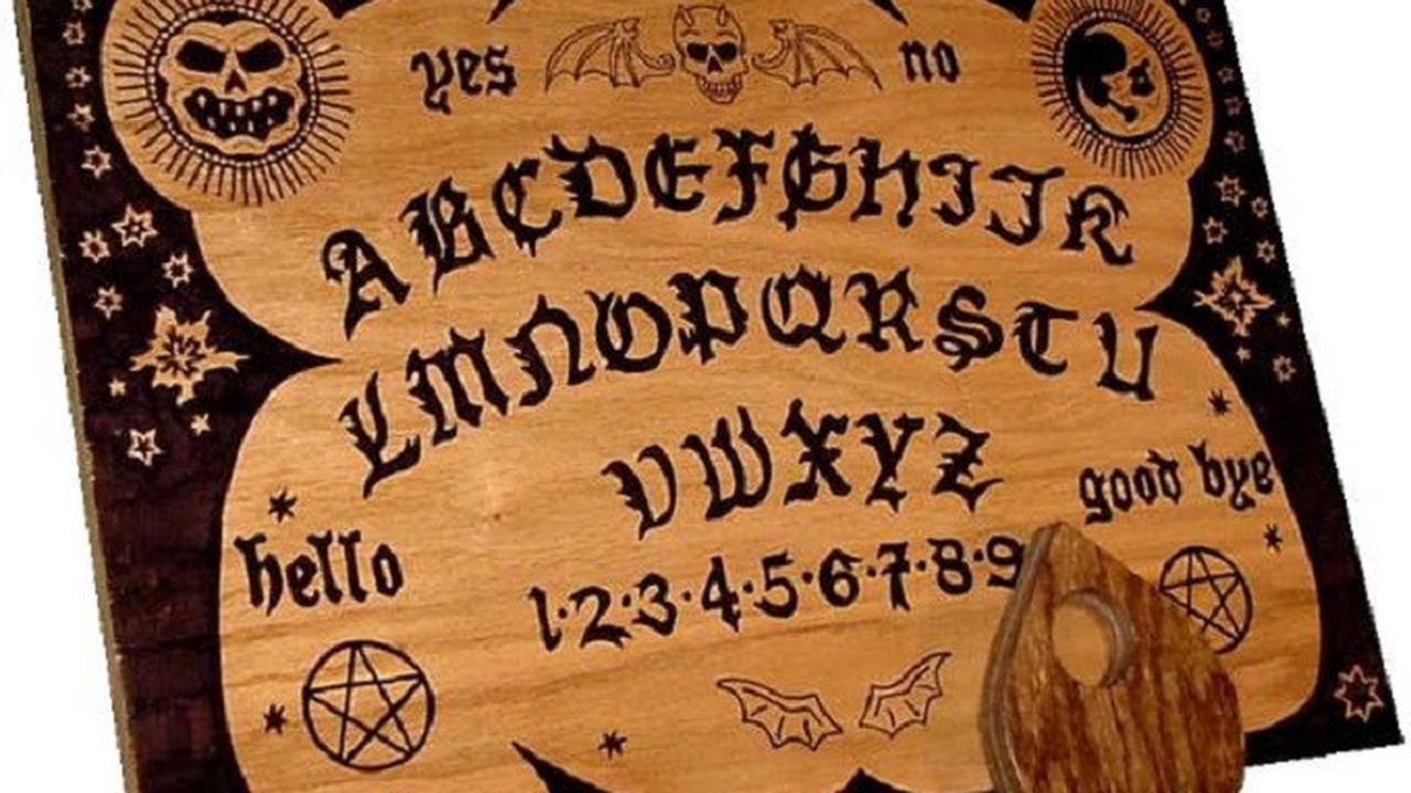 Mirip Jailangkung, 8 Permainan Ini Konon Bisa Memanggil Hantu