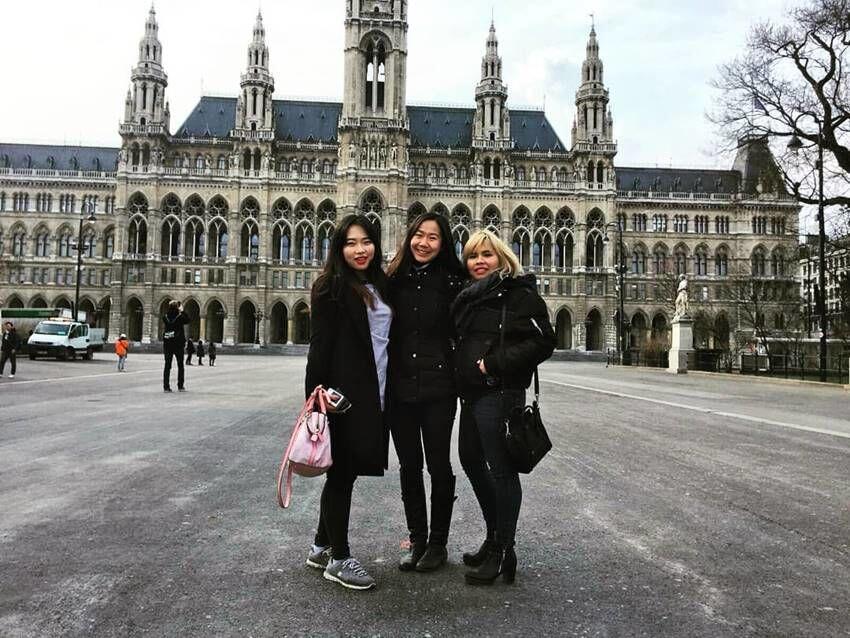 10 Gaya Liburan Mewah Felicia Hutapea, Putri Bungsu Hotman Paris