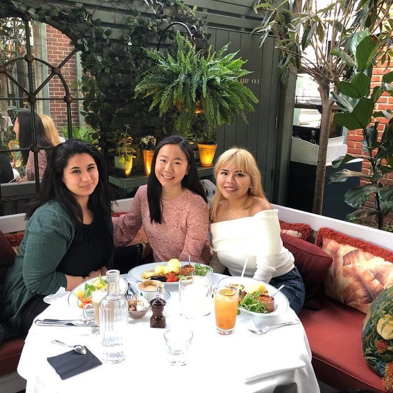 10 Gaya Liburan Mewah Felicia Hutapea, Putri Bungsu Hotman Paris