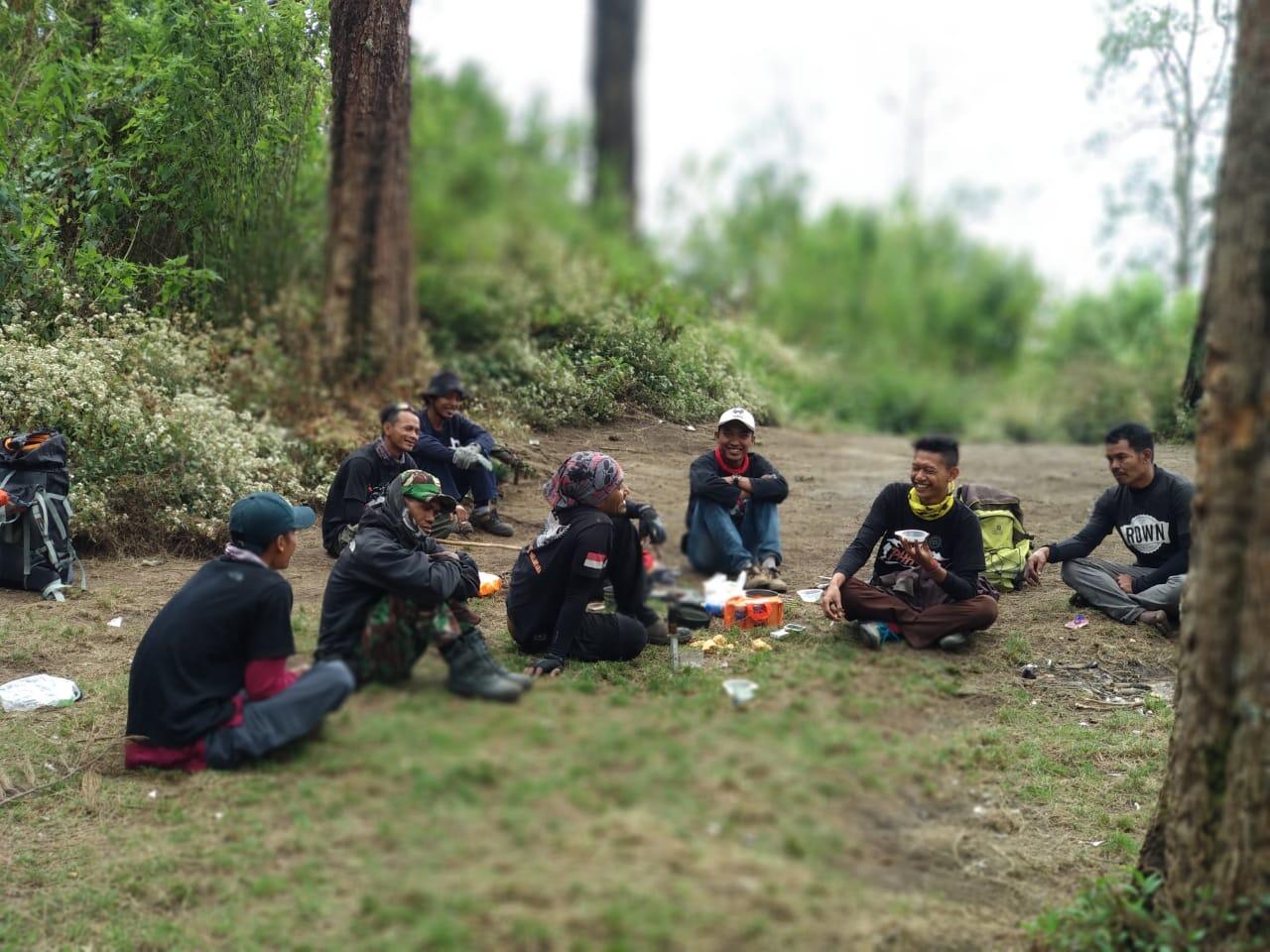 #IniIndonesiaku Mereka Yang Merayakan Kemerdekaan Dengan Melawan Api