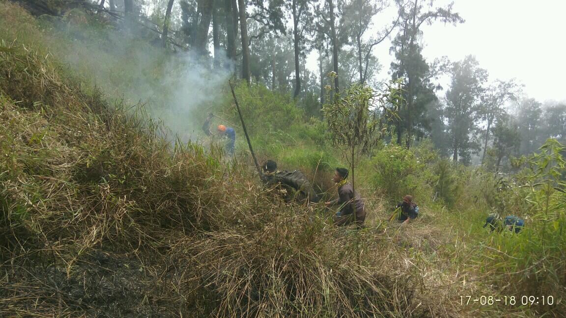 #IniIndonesiaku Mereka Yang Merayakan Kemerdekaan Dengan Melawan Api
