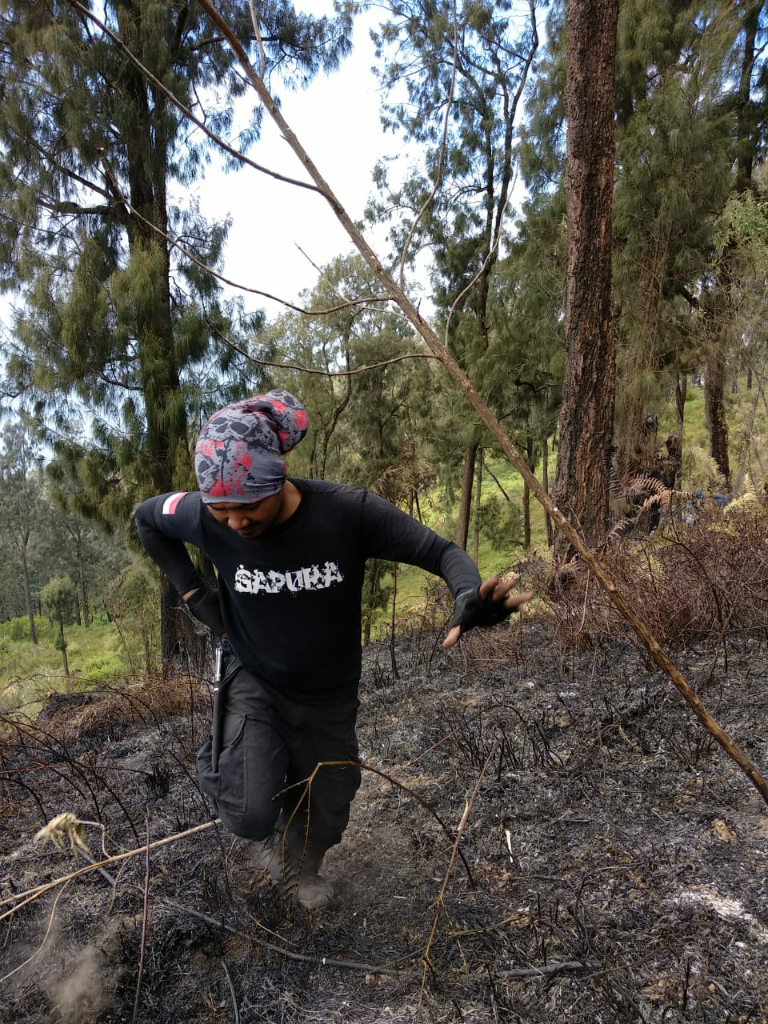 #IniIndonesiaku Mereka Yang Merayakan Kemerdekaan Dengan Melawan Api